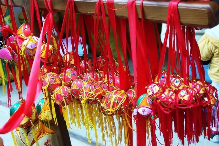 zhuang ethnic minority handicrafts xiuqiu