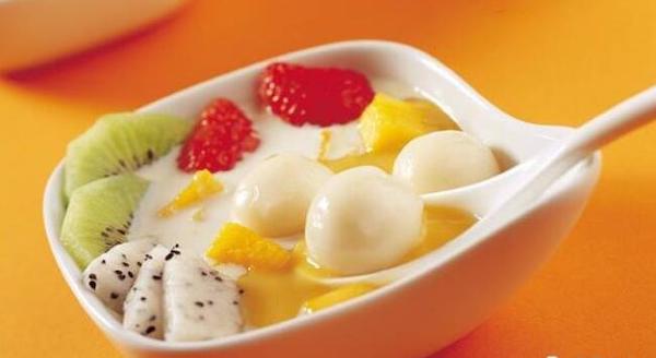 tangyuan with fruit