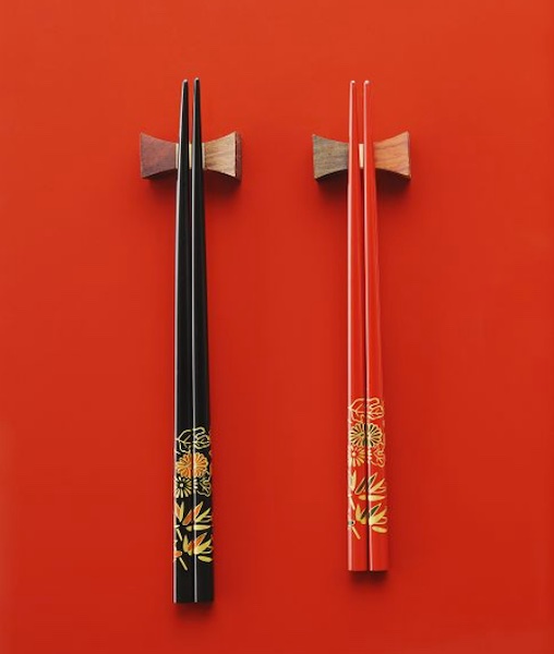 chopsticks used to convey emotions